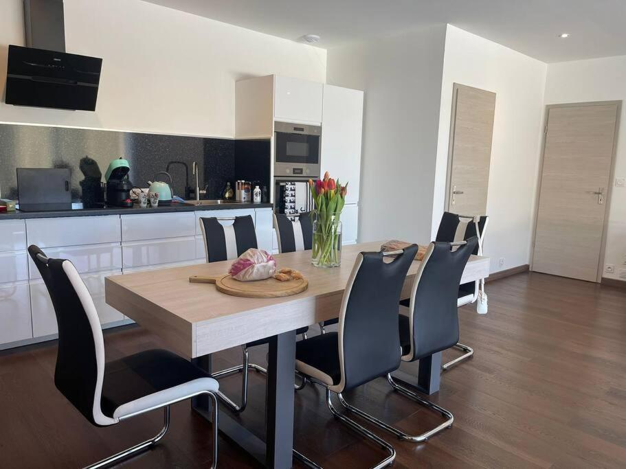 Brand New Villa With Fully Intergrated Air Conditioning & Private Pool, Overlooking Forest Sardan Zewnętrze zdjęcie